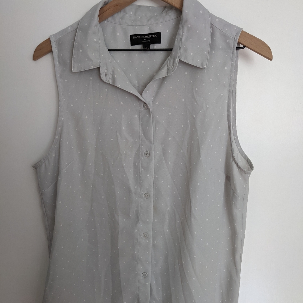 Banana Republic sleeveless button down